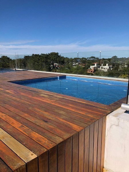 Excelente penthouse moderno con terraza parrillero y pileta