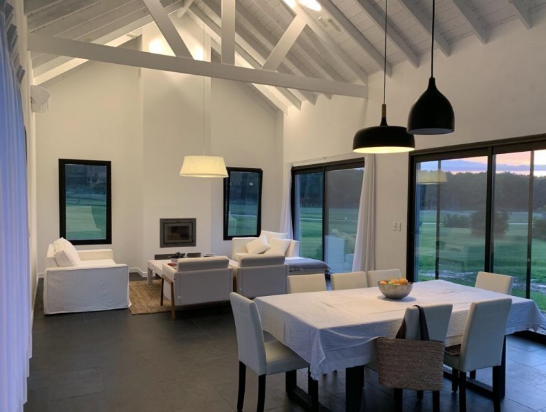 Lindisima casa en Laguna Estates