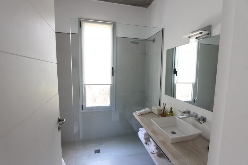 Excelente casa emplazada en una planta en Laguna Blanca