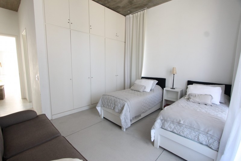 Excelente casa emplazada en una planta en Laguna Blanca