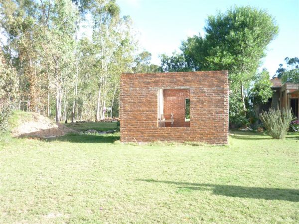 Terreno con mejoras en venta en Balneario Buenos Aires.