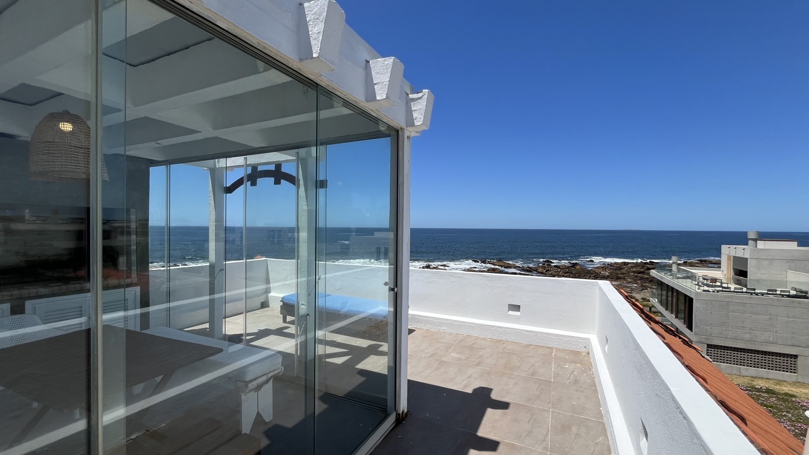 Excelente Penthouse reciclado primera linea frente al mar en Montoya