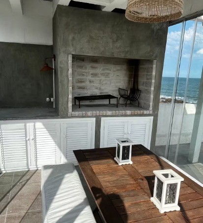 Excelente Penthouse reciclado primera linea frente al mar en Montoya