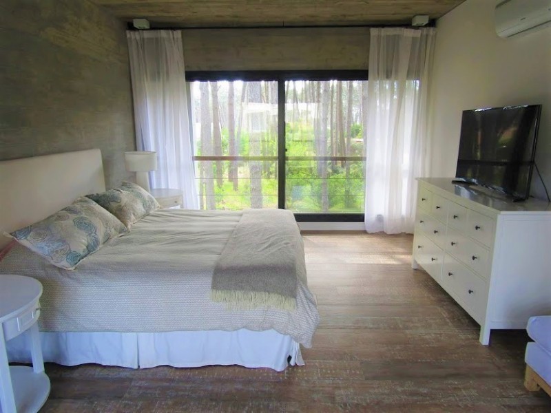 Excelente casa de estilo en Laguna Blanca barrio privado de Manantiales