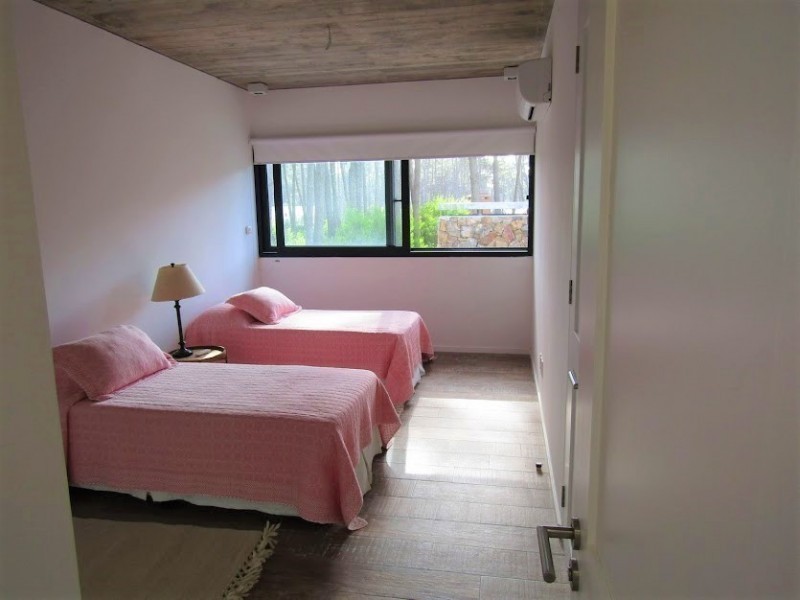 Excelente casa de estilo en Laguna Blanca barrio privado de Manantiales