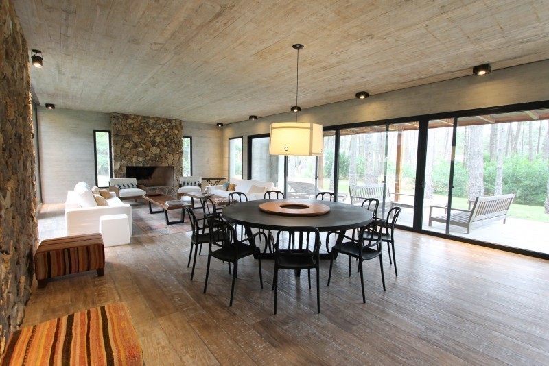 Excelente casa de estilo en Laguna Blanca barrio privado de Manantiales