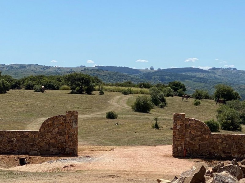 Las Taperas Sierras del Eden, barrio Privado en Pueblo Eden