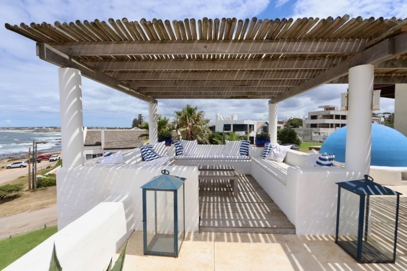Imperdible casa de estilo mediterráneo en La Barra