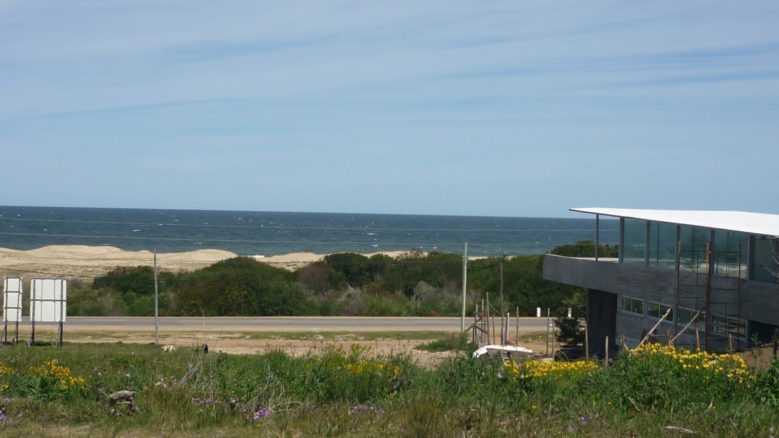 11 lotes en venta sobre ruta en Altos de Punta Piedras.