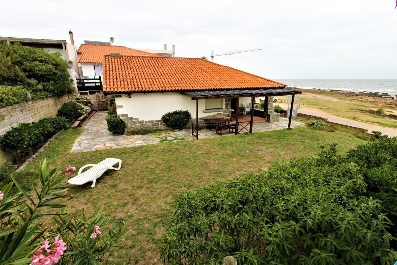 Casa frente al mar en Montoya para alquiler