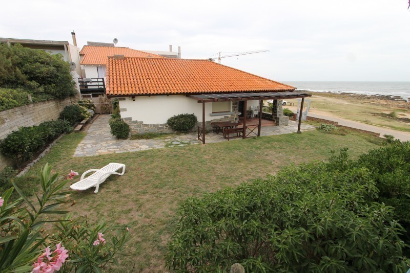 Casa frente al mar en Montoya para alquiler