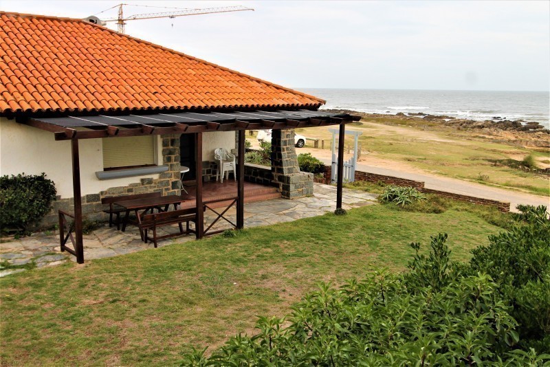 Casa frente al mar en Montoya para alquiler