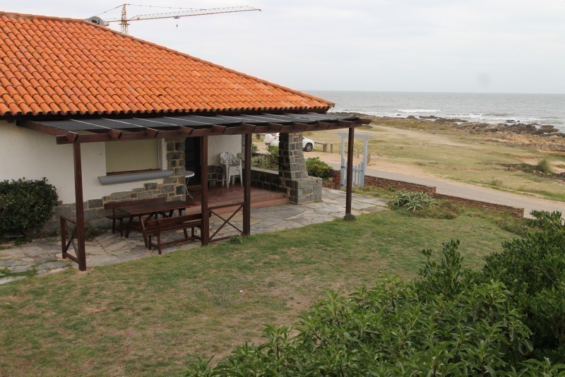 Casa frente al mar en Montoya para alquiler