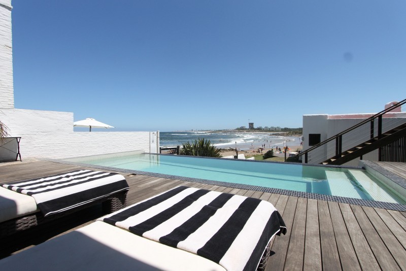 Excelente casa con salida al mar en La Barra