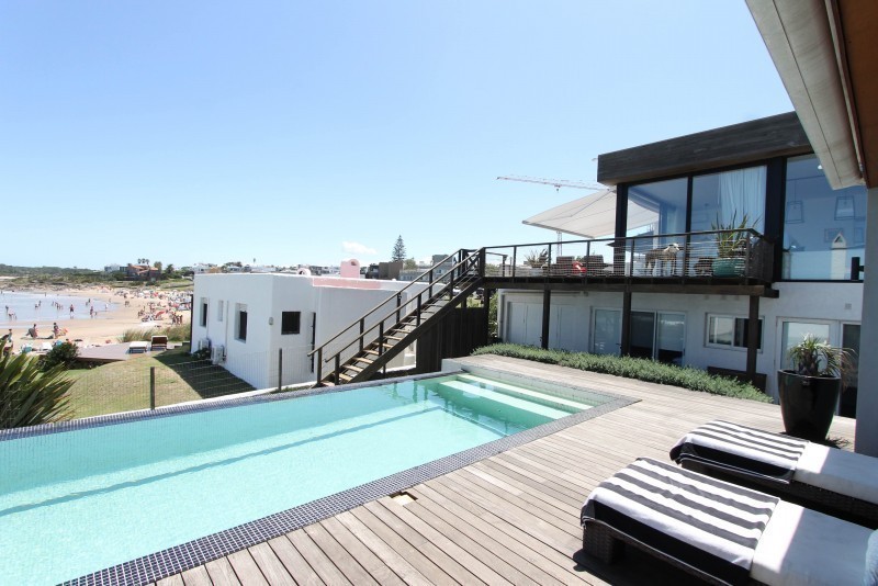 Excelente casa con salida al mar en La Barra