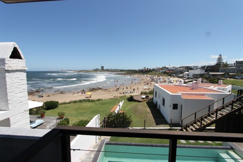 Excelente casa con salida al mar en La Barra