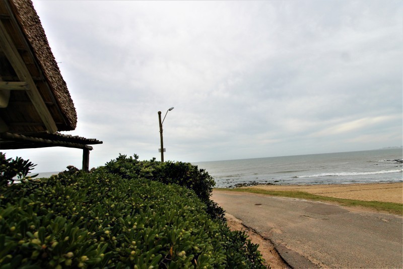 Casa frente al mar en Montoya para alquiler