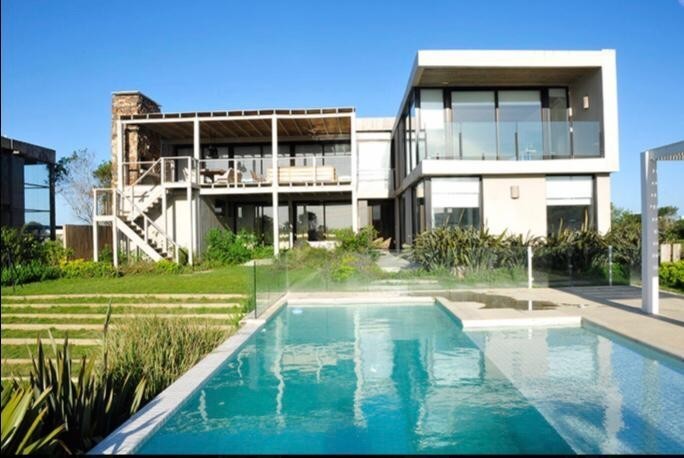 Espectacular casa en Club de Mar