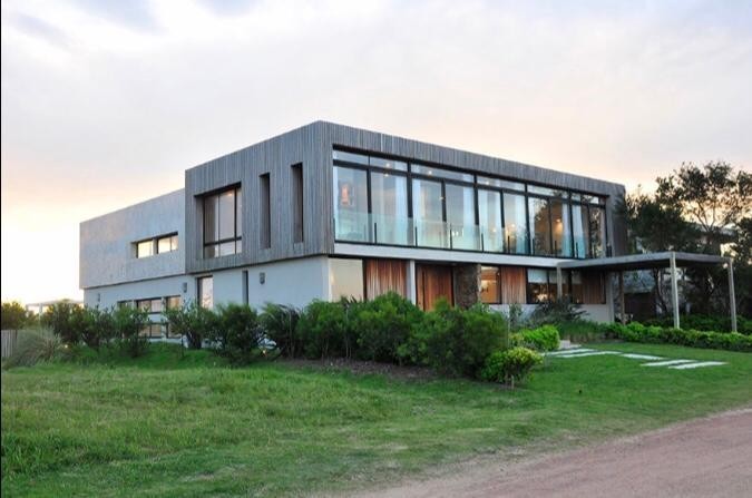 Espectacular casa en Club de Mar