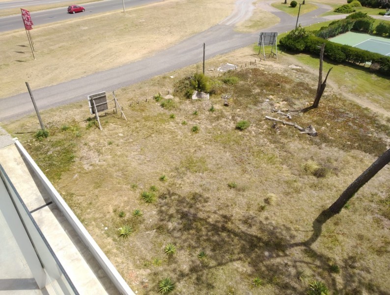 Terreno frente a la mansa apto para edificio bajo