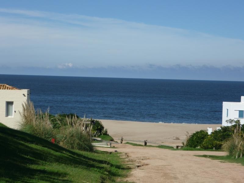 Excelente lote en Punta de Piedras.
