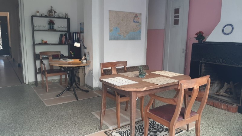 Casa en excelente estado, muy luminosa,cómoda, con espacios generosos.    