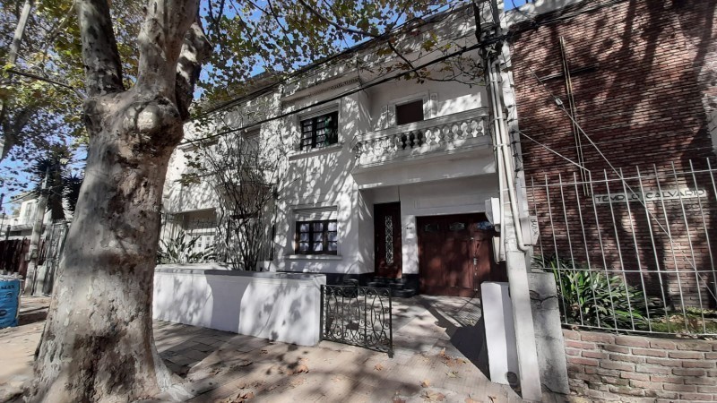 Casa en excelente estado, muy luminosa,cómoda, con espacios generosos.    