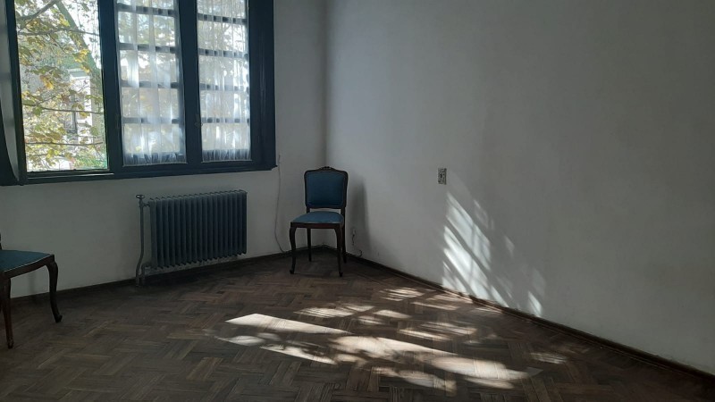 Casa en excelente estado, muy luminosa,cómoda, con espacios generosos.    