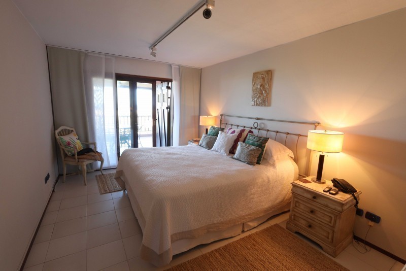 Excelente Penthouse en edificio clásico frente al mar en Manantiales