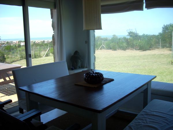 Encantador chalet en Altos de Punta Piedras.