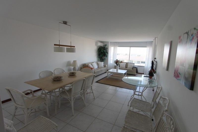Amplio Penthouse en Esturion en Venta y alquiler
