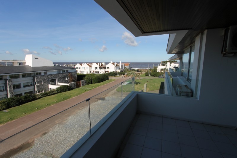 Amplio Penthouse en Esturion en Venta y alquiler
