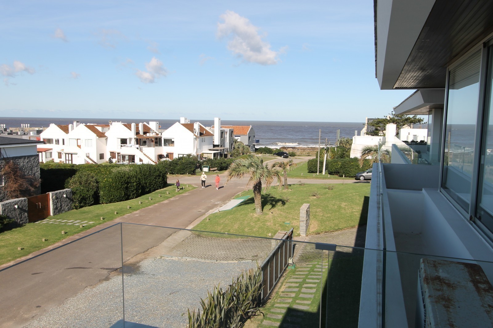Amplio Penthouse en Esturion en Venta y alquiler