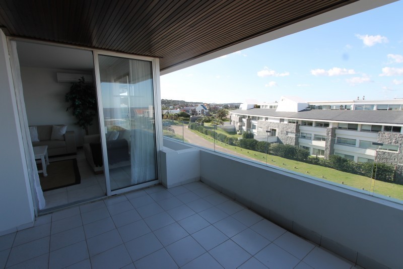 Amplio Penthouse en Esturion en Venta y alquiler