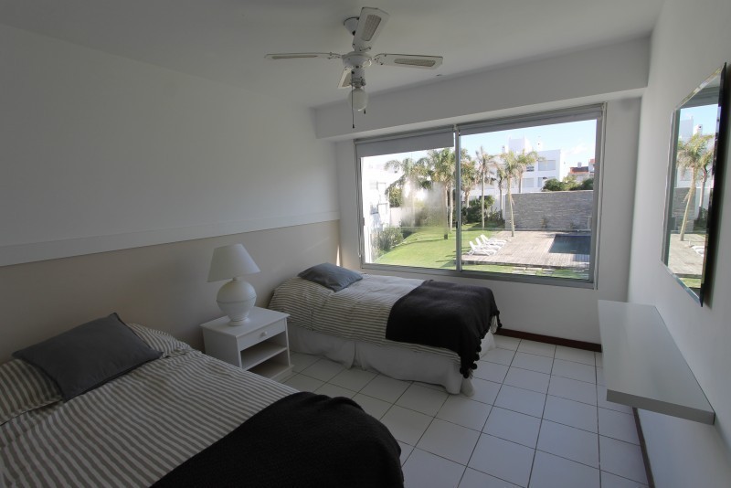 Amplio Penthouse en Esturion en Venta y alquiler