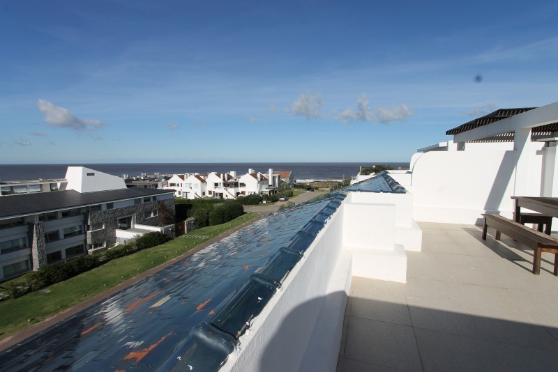 Amplio Penthouse en Esturion en Venta y alquiler
