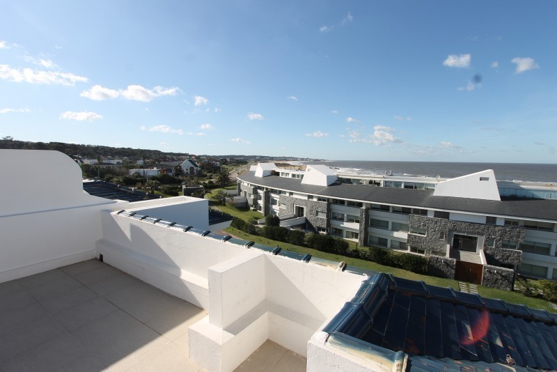 Amplio Penthouse en Esturion en Venta y alquiler