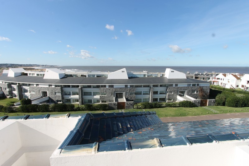 Amplio Penthouse en Esturion en Venta y alquiler