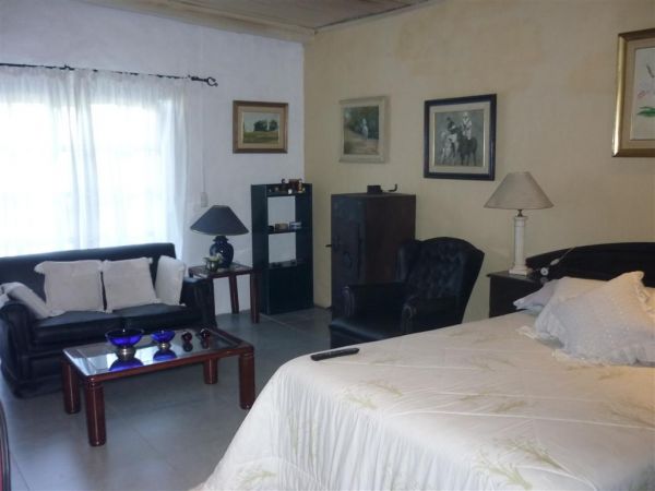Casa muy cálida a media cuadra del mar.-