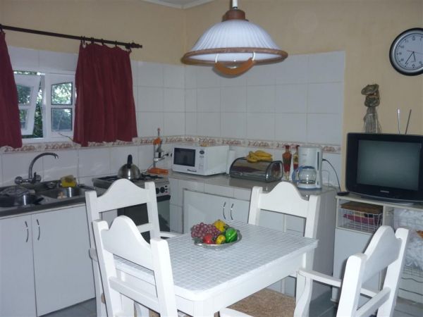 Casa muy cálida a media cuadra del mar.-