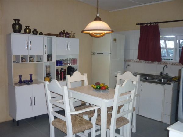 Casa muy cálida a media cuadra del mar.-