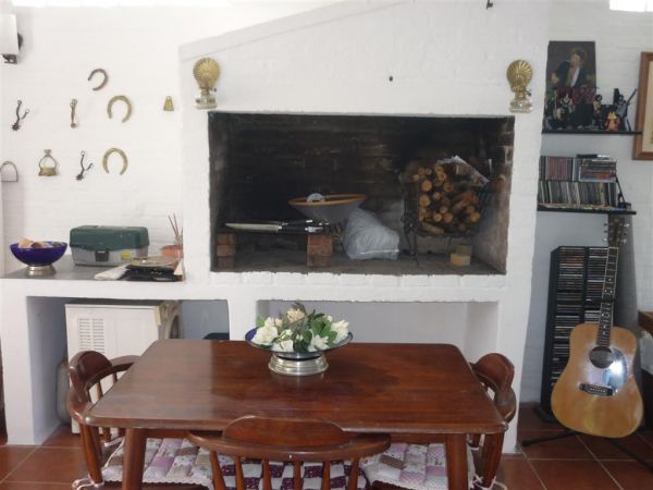 Casa muy cálida a media cuadra del mar.-