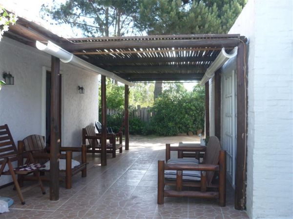 Casa muy cálida a media cuadra del mar.-