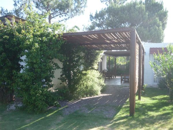 Casa muy cálida a media cuadra del mar.-