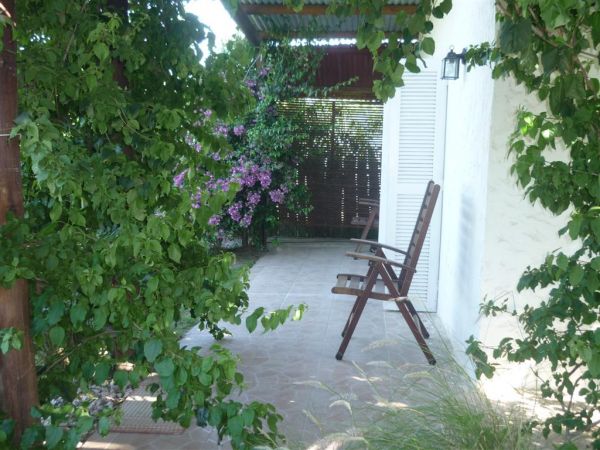 Casa muy cálida a media cuadra del mar.-
