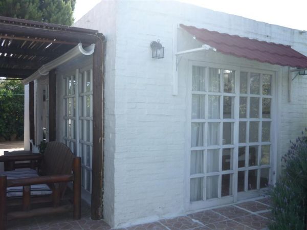 Casa muy cálida a media cuadra del mar.-