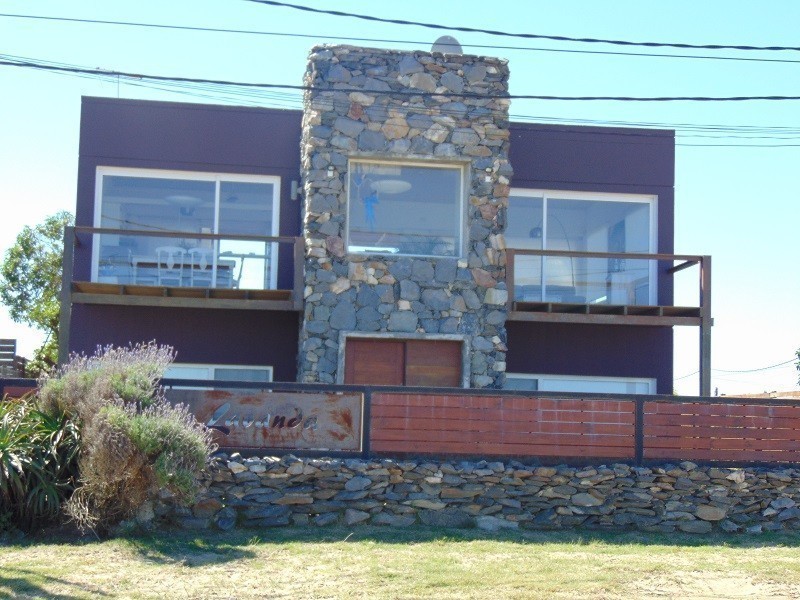 Casa en alquiler en Balneario Buenos Aires.