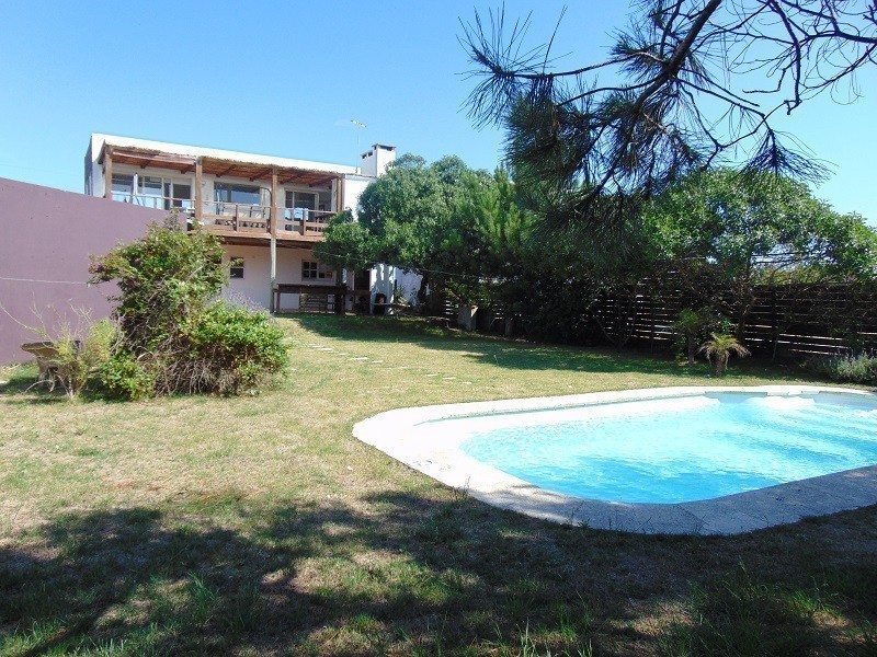Casa en alquiler en Balneario Buenos Aires.