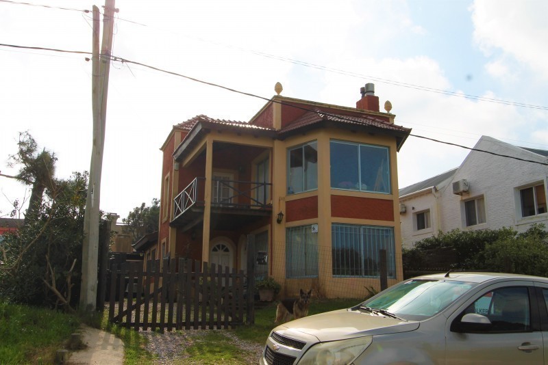 Oportunidad casa en la Barra en venta cerca del mar