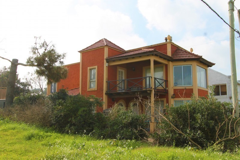Oportunidad casa en la Barra en venta cerca del mar